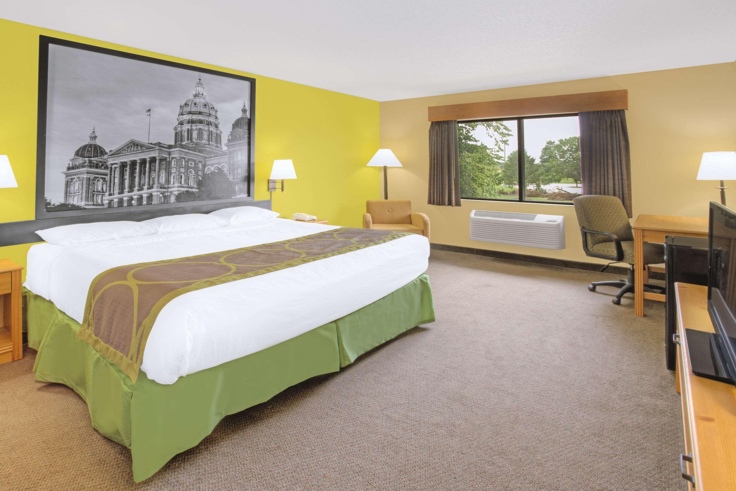 Super 8 By Wyndham Davenport Hotel Exterior photo